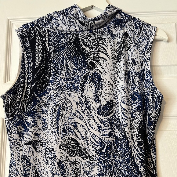 Top - Picture 2 of 4